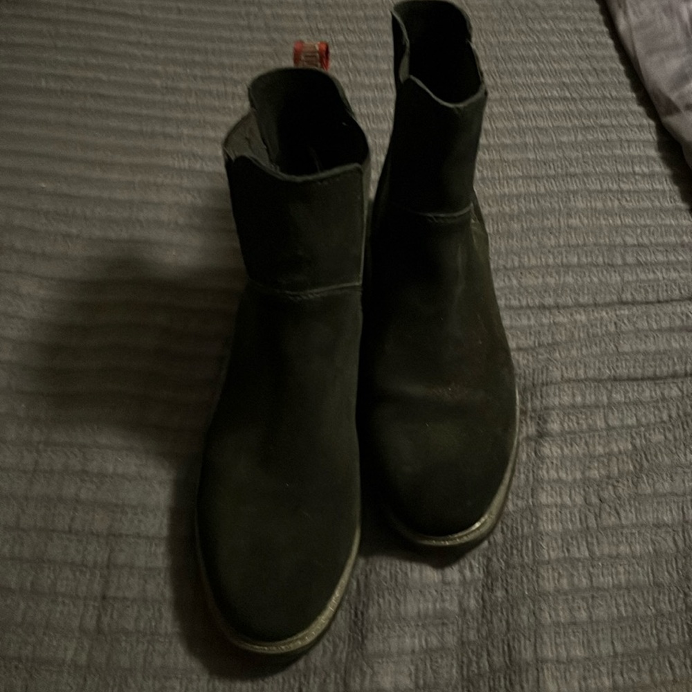 Cougar black suede booties size 9